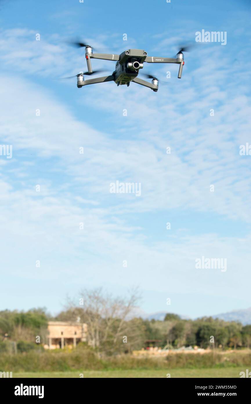 Volo con drone alla scuola di volo di Algaida Foto Stock