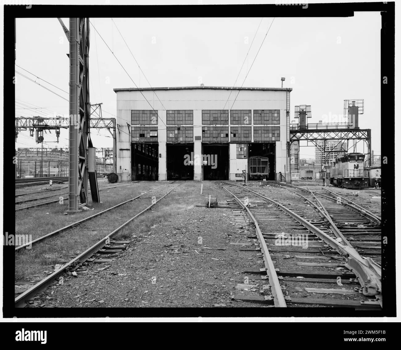 VISTA OVEST, QUOTA EST - Delaware, Lackawanna and Western Railroad Freight and Rail Yard, multiple Unit Light Inspection Shed, New Jersey Transit Hoboken Terminal Rail Yard Foto Stock