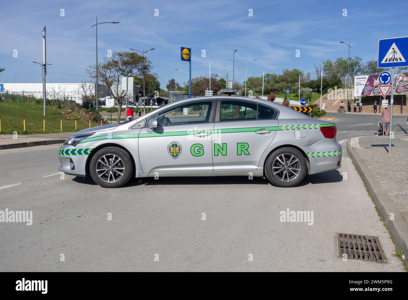 GNR Police Car of the National Republican Guard (portoghese: Guarda Nacional Republicana), The National Police Force of Portugal, 17 febbraio 2024 Foto Stock