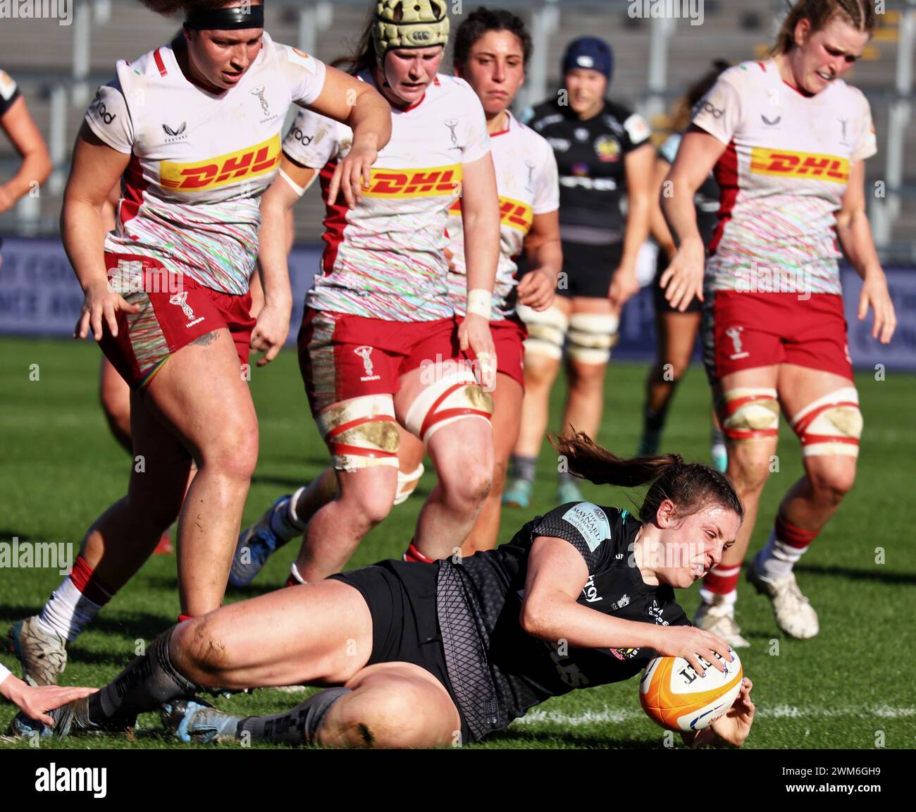 Exeter, Devon, Regno Unito. 24 febbraio 2024. Allianz Premiership Women's Rugby: Exeter Chiefs vs Harlequins at Sandy Park, Exeter, Devon, Regno Unito. Nella foto: DaLeaka Menin segna la prima meta dei Chiefs. Crediti: Nidpor/Alamy Live News Foto Stock