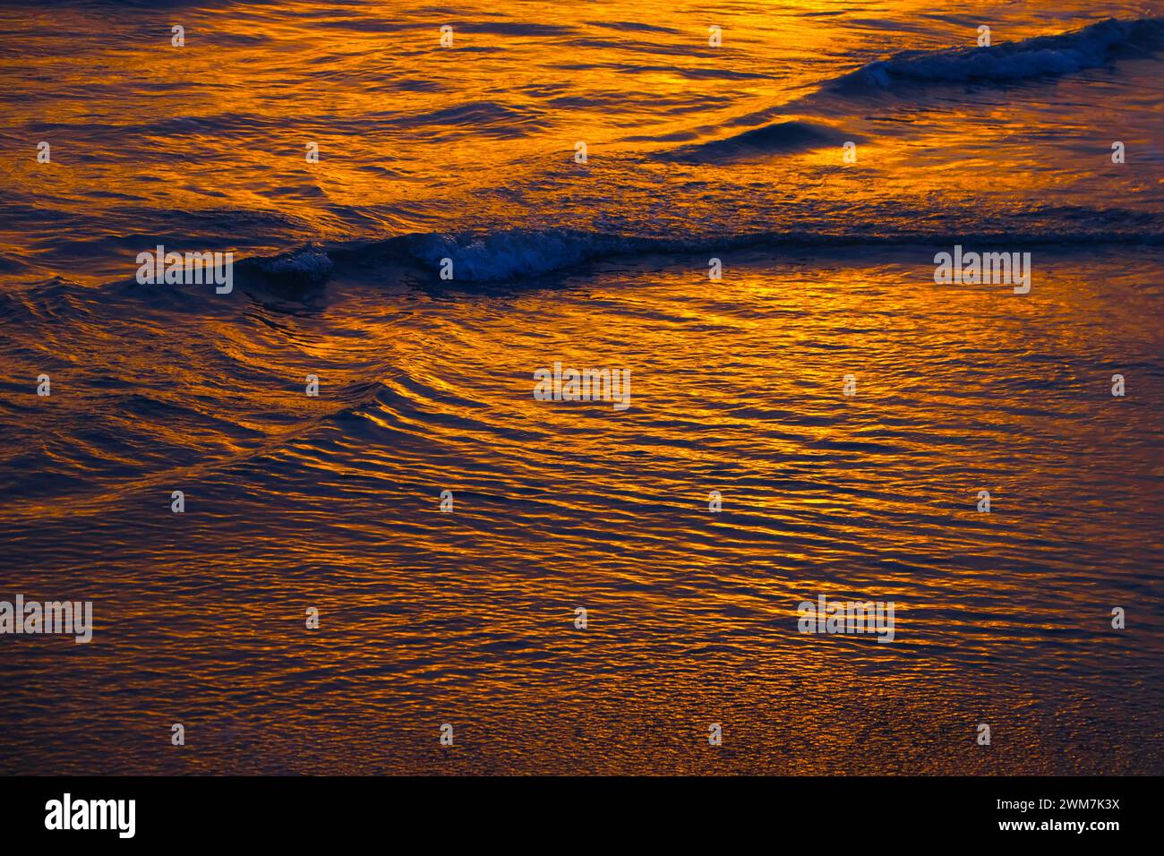 mare al tramonto Foto Stock