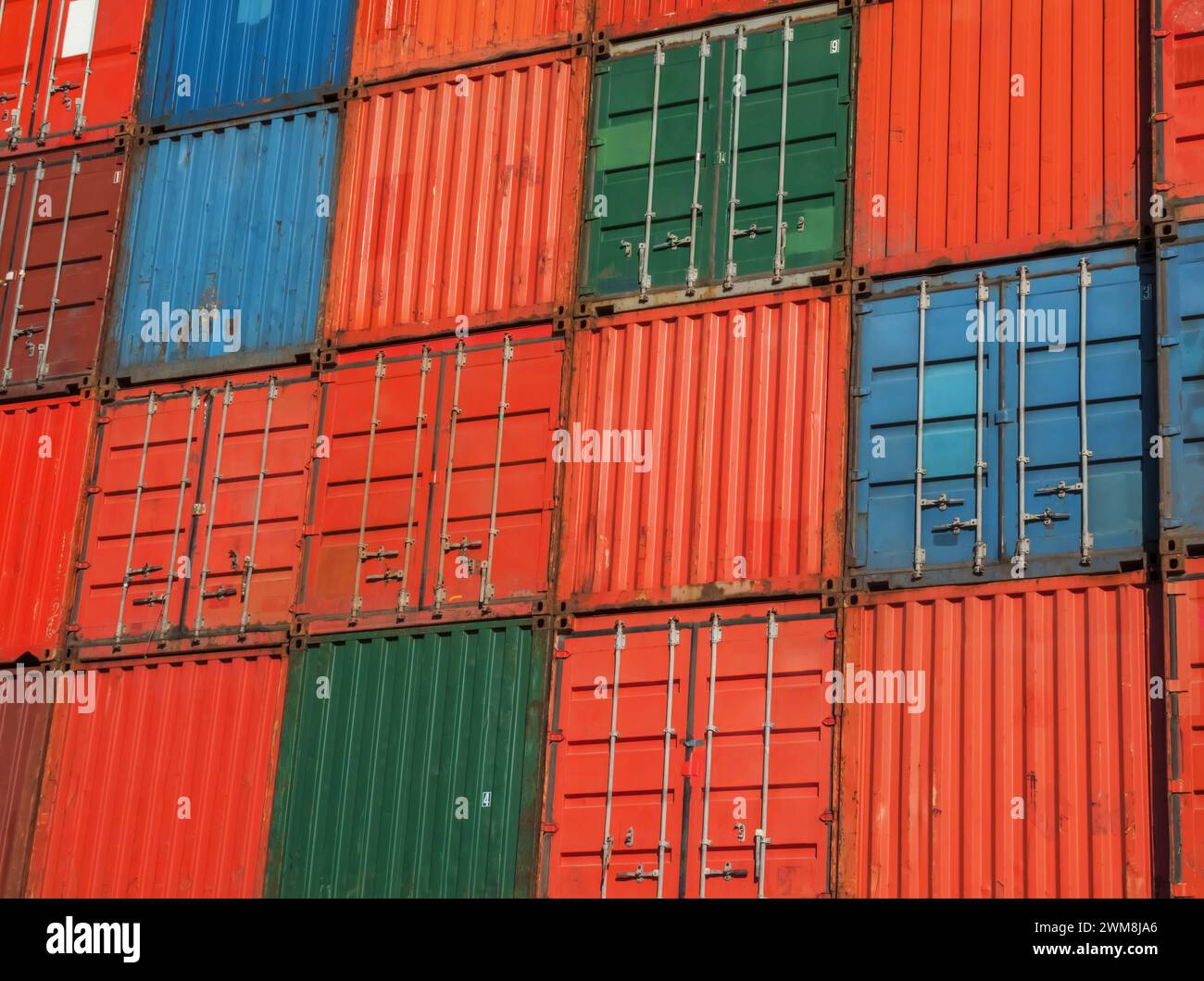 Schema di fondo industriale dei contenitori di trasporto impilati Foto Stock