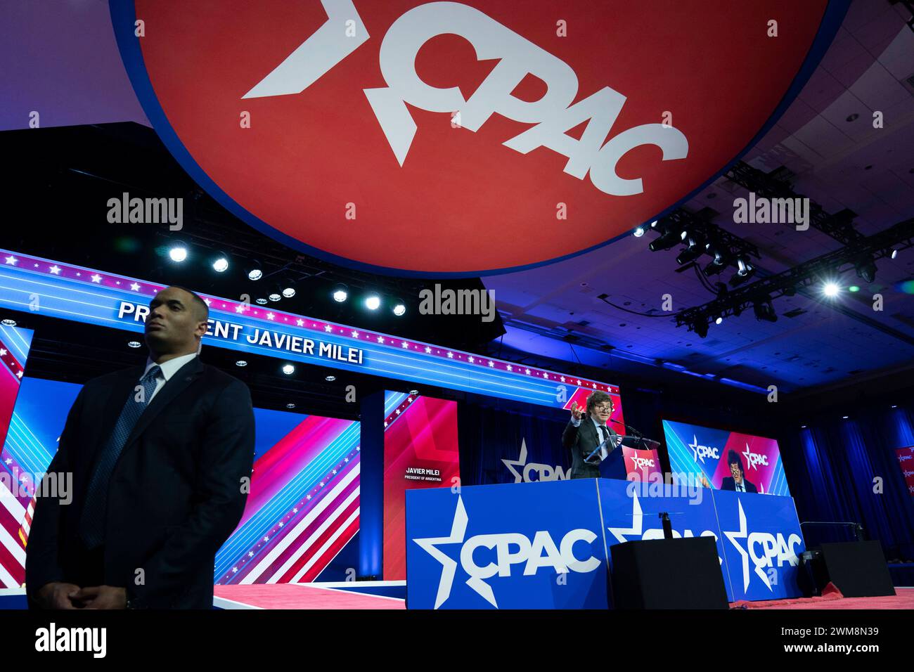 Argentina's President Javier Milei speaks during the Conservative Political Action Conference, CPAC 2024, at the National Harbor, in Oxon Hill, Md., Saturday, Feb. 24, 2024. (AP Photo/Jose Luis Magana) Foto Stock
