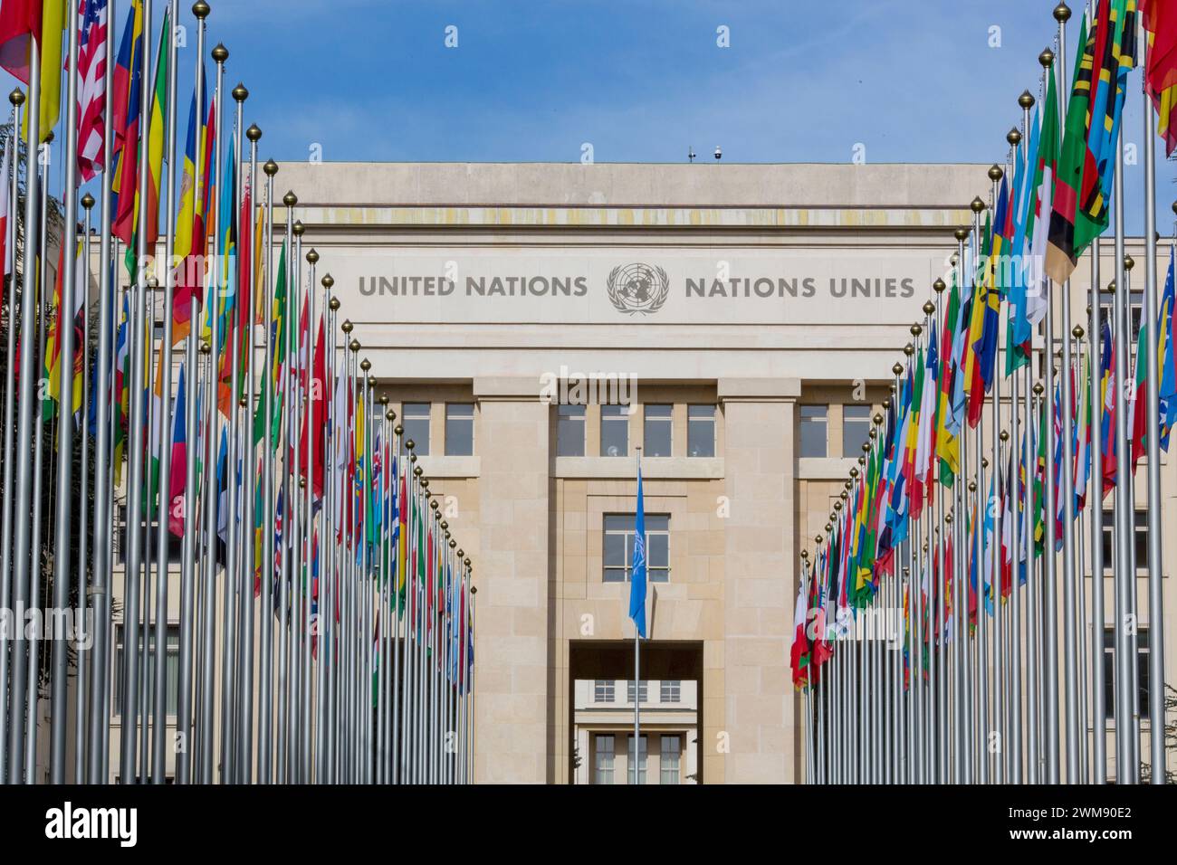 La sede delle Nazioni Unite a Ginevra. A causa dell'elevato costo dell'energia e della crisi di liquidità generale, molti dei piani e degli impianti degli uffici della sede centrale sono chiusi per risparmiare sulle spese. Anche il riscaldamento è abbassato e le luci spente in molte camere. Foto Stock