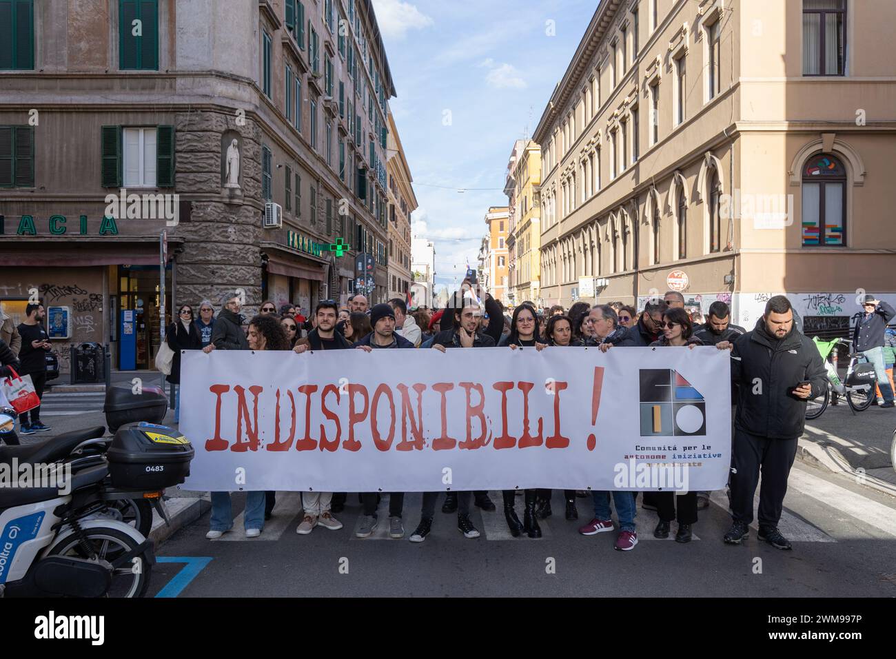 Roma, Italia. 24 febbraio 2024. Dimostrazione nel quartiere San Lorenzo a Roma per difendere la palestra Popolare San Lorenzo (immagine di credito: © Matteo Nardone/Pacific Press via ZUMA Press Wire) SOLO USO EDITORIALE! Non per USO commerciale! Foto Stock