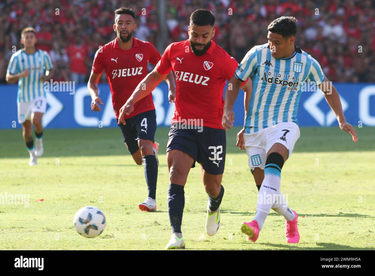 Buenos Aires, Argentina. 24 febbraio 2024. Alexis Canelo dell'Independiente durante la partita del 7° turno della Liga Profesional de Fútbol argentina allo Stadio Ricardo Bochini ( crediti: Néstor J. Beremblum/Alamy Live News Foto Stock