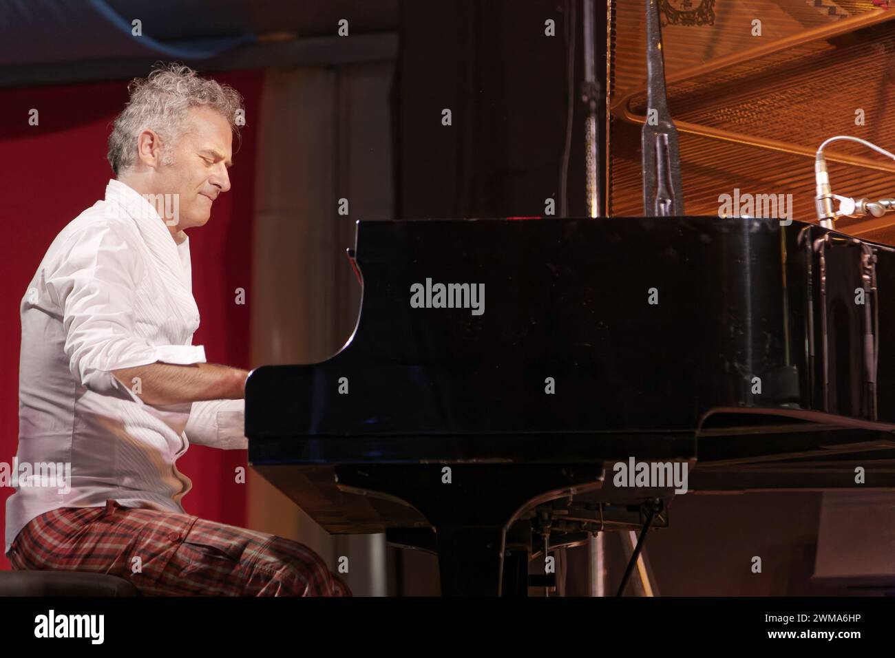 La Courneuve, Francia. 13 settembre 2014. Nico Morelli si esibisce sul palco Jazz'Hum'Ah al Fête de l'Humanité di la Courneuve, Francia Foto Stock