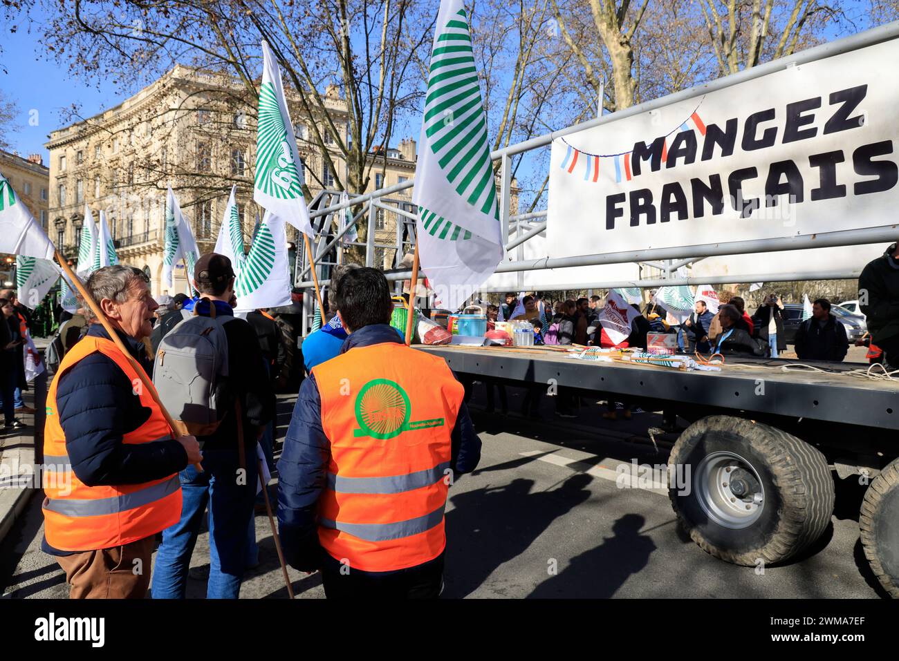 Dimostrazione da parte di agricoltori della Nouvelle-Aquitaine nel sud-ovest della Francia a Bordeaux, la capitale regionale, per dire “no alla liquidazione del francese Foto Stock