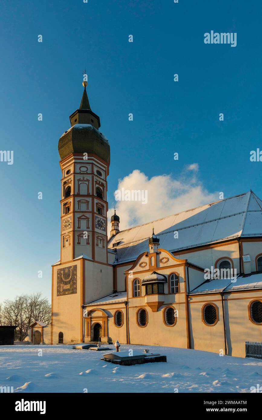 Monastero di Andechs in inverno, tramonto, Fuenfseenland, Pfaffenwinkel, alta Baviera, Baviera, Germania Foto Stock