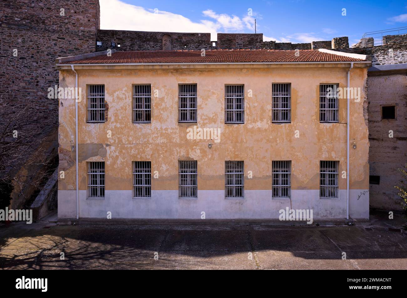 Edificio amministrativo, ex prigione, Acropoli, Heptapyrgion, fortezza, cittadella, Salonicco, Macedonia, Grecia Foto Stock