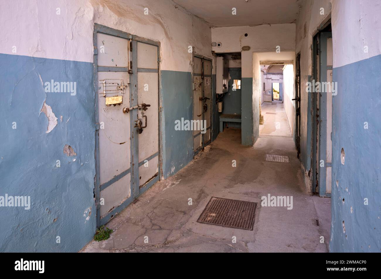 Ala delle celle, ex prigione per prigionieri politici durante l'occupazione nazista nel terzo Reich, Acropoli, Heptapyrgion, fortezza, cittadella Foto Stock