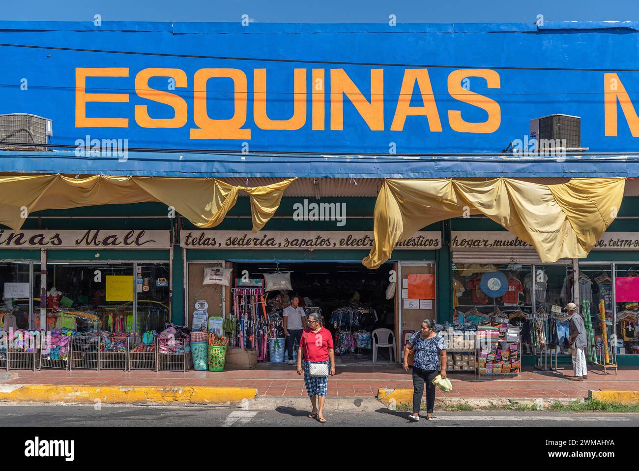 Negozi e venditori ambulanti a David, Chiriqui, Panama Foto Stock