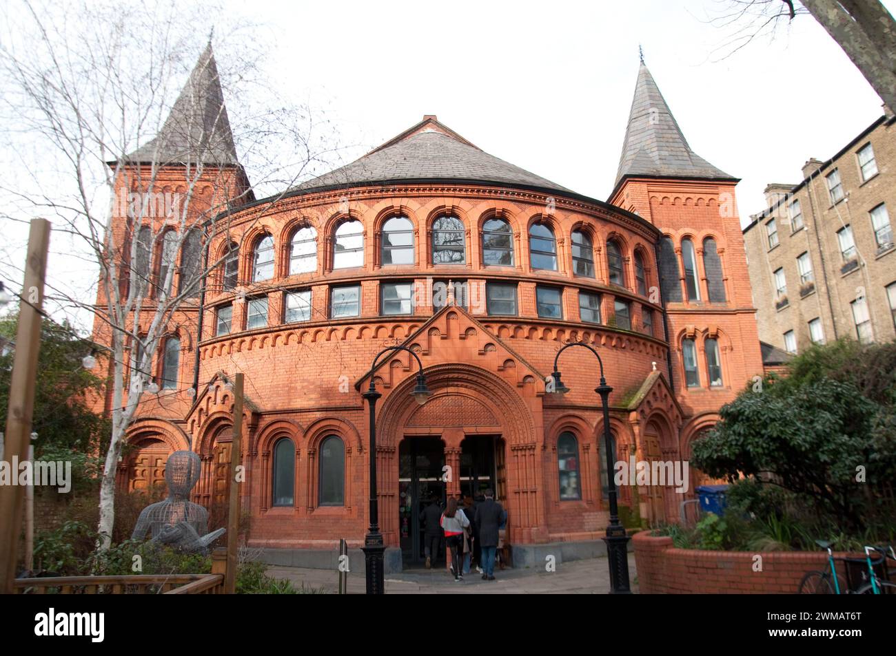 Il Tabernacle è un edificio classificato Grade II a Powis Square, Notting Hill, Londra occidentale, Inghilterra, costruito nel 1887 come chiesa. Foto Stock