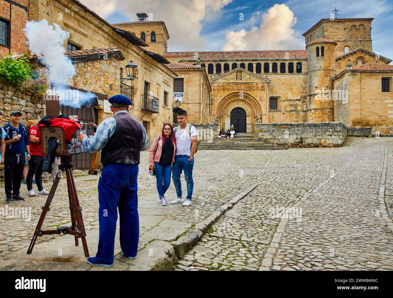 Santa Juliana chiesa collegiata, Santillana del Mar, Cantabria, Spagna, Europa Foto Stock