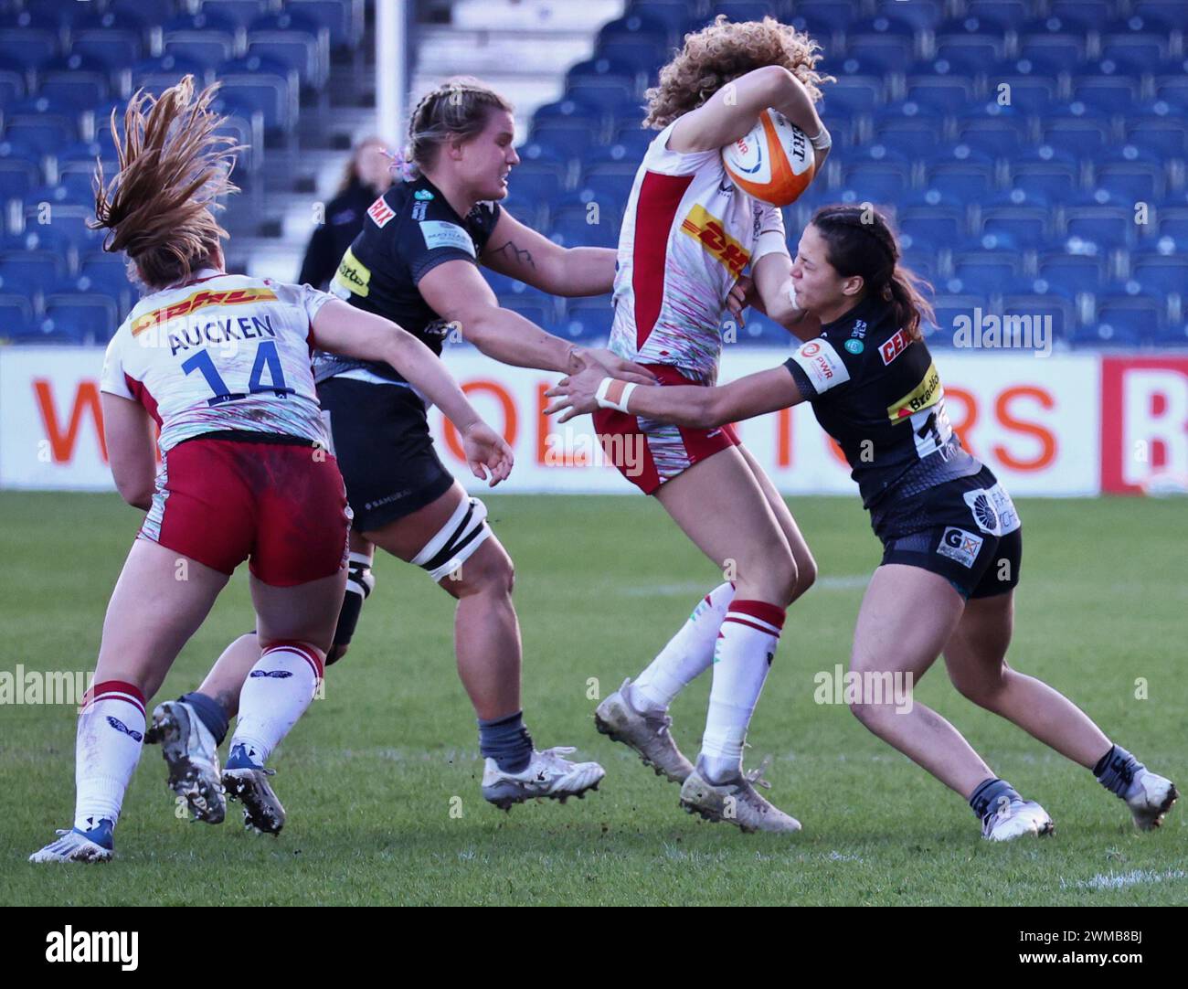 Exeter, Devon, Regno Unito. 24 febbraio 2024. Allianz Premiership Women's Rugby: Exeter Chiefs vs Harlequins Women at Sandy Park, Exeter, Devon, Regno Unito. Nella foto: Ellie Kildunne ha affrontato crediti: Nidpor/Alamy Live News Foto Stock