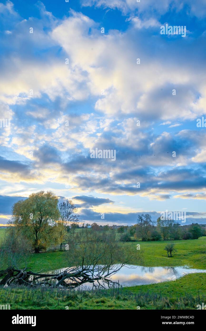 i campi agricoli hanno allagato il warwickshire inghilterra regno unito Foto Stock