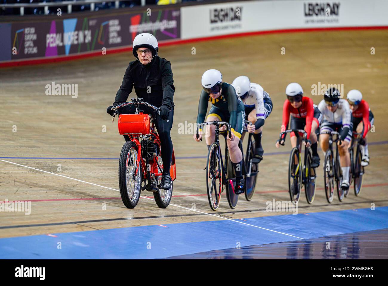 MANCHESTER, REGNO UNITO. 25 febbraio, 24. Una visione generale del Women Keirin 1 ° Round degli eventi finali durante i Campionati nazionali britannici di pista 2024 al National Cycling Centre di domenica 25 febbraio 2024 a MANCHESTER, REGNO UNITO. Crediti: Taka G Wu/Alamy Live News Foto Stock