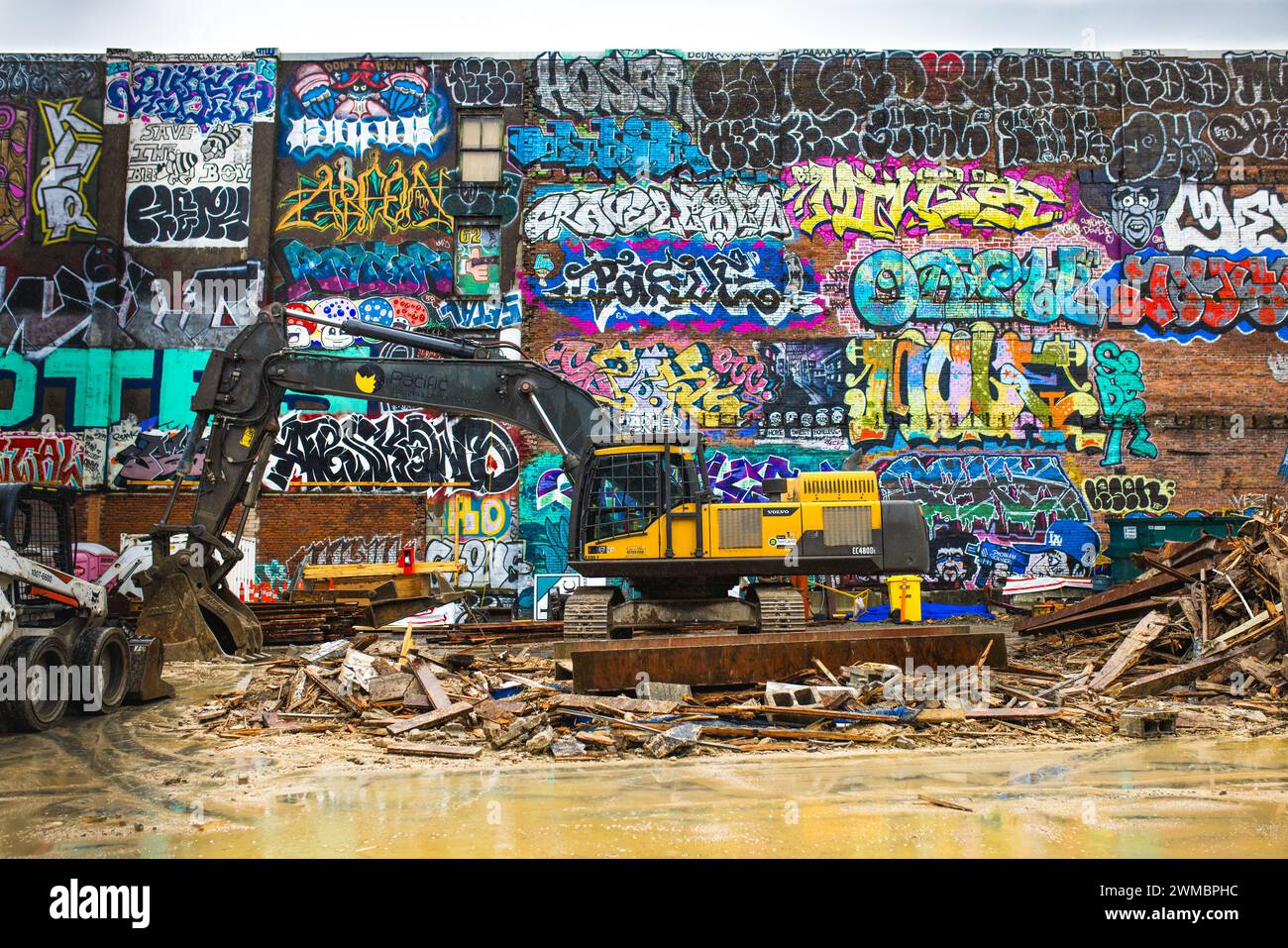 Vancouver, Canada - Porto di Vancouver con carico e pareti colorate Foto Stock