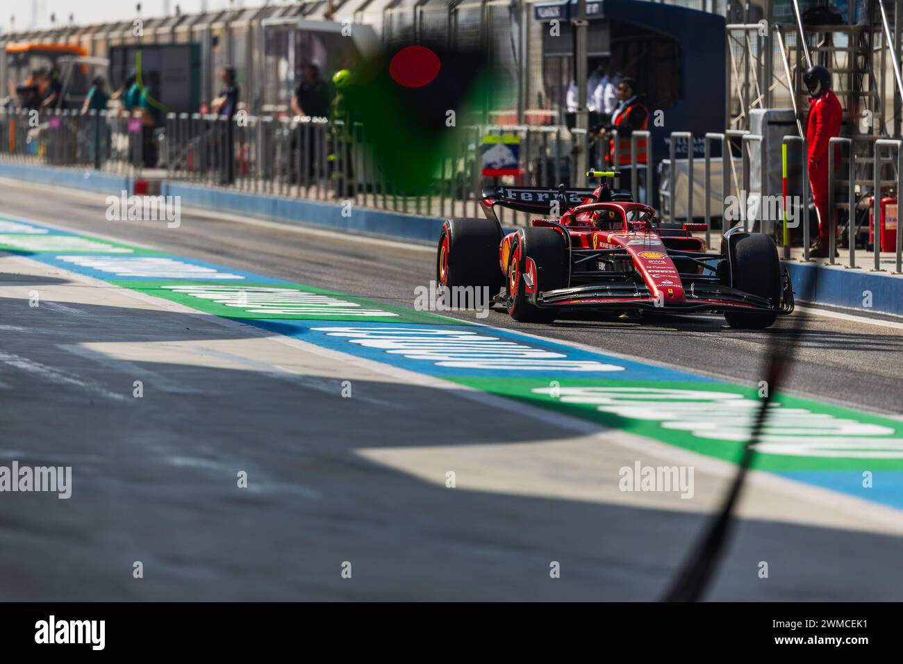 MANAMA, BAHREIN, Bahrain International Circuit, 23.feb.2024: Carlos Sainz Jr di Spagna e Scuderia Ferrari durante i test di Formula 1 in Bahrain Foto Stock