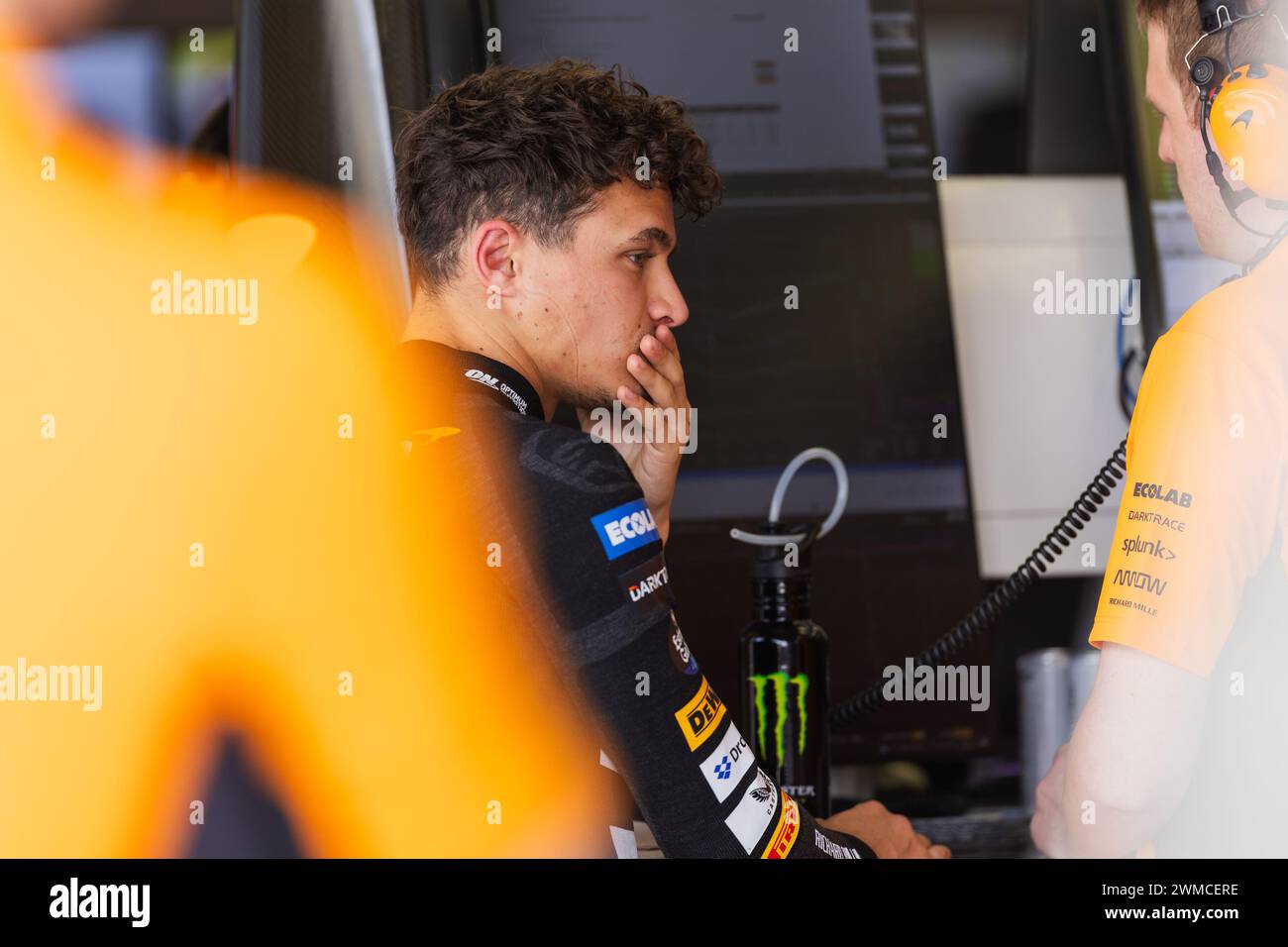 MANAMA, BAHRAIN, BAHRAIN International Circuit, 23.Feb.2024: Lando Norris di Gran Bretagna e McLaren F1 Team durante i test di Formula 1 in Bahrain Foto Stock