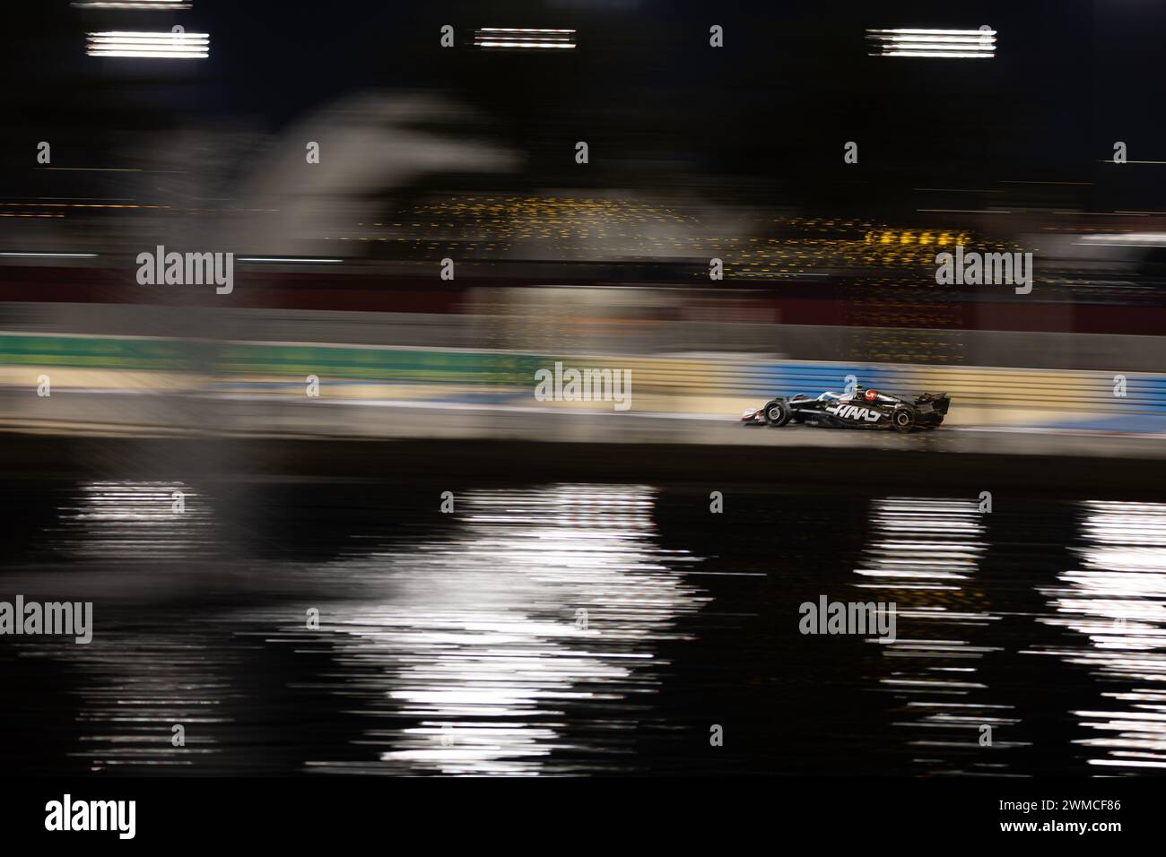 MANAMA, BAHREIN, BAHRAIN International Circuit, 23.feb.2024: Nico Hulkenberg della Germania e MoneyGram Haas F1 Team durante i test di Formula 1 del Bahrain Foto Stock