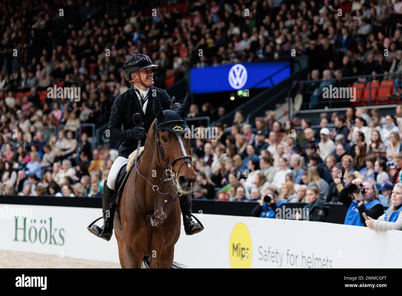 Gothenburg, Svezia. 25 febbraio 2024. Olivier Robert di Francia con Iglesias D.V. durante la CSI5*-W Longines FEI Jumping World Cup™ presentata da Volkswagen al Gothenburg Horse Show il 25 febbraio 2024, Scandinavium, Svezia (foto di Maxime David - MXIMD Pictures) crediti: MXIMD Pictures/Alamy Live News Foto Stock