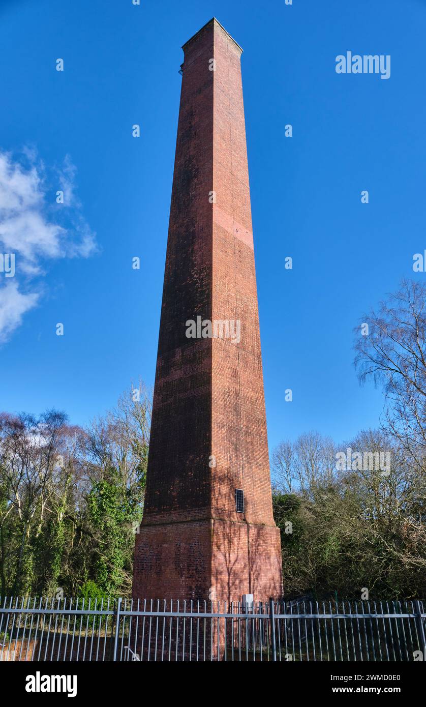 Stirchley Chimney, Telford Town Park, Telford, Shropshire Foto Stock