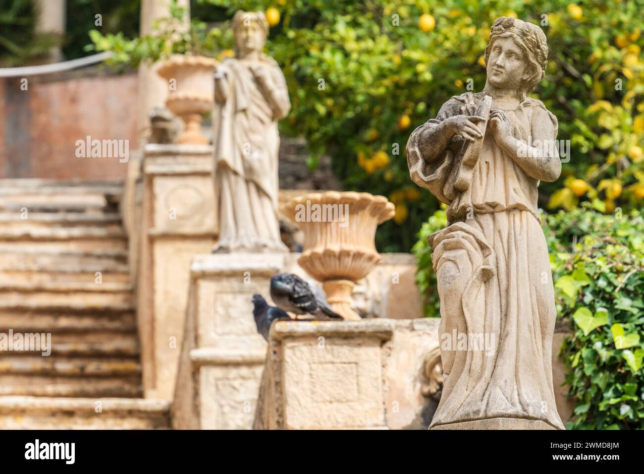 Raixa, muse di poesia sulla scala monumentale, comune di Bunyola, Maiorca, Isole Baleari, Spagna Foto Stock