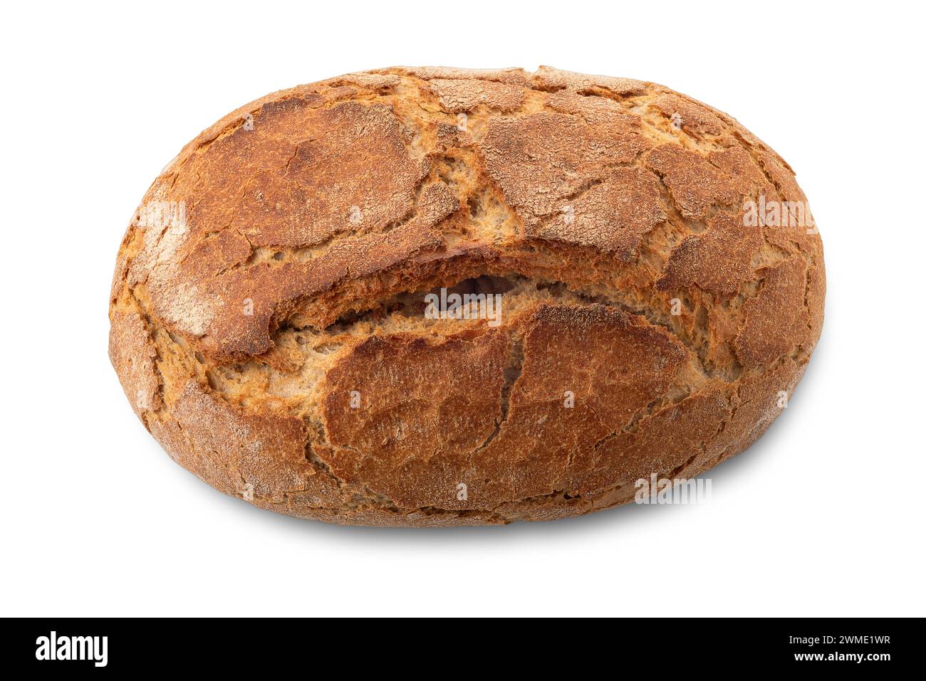 Pan di pane di segale integrale con crosta marrone vista dall'alto isolata sul bianco con percorso di ritaglio incluso Foto Stock