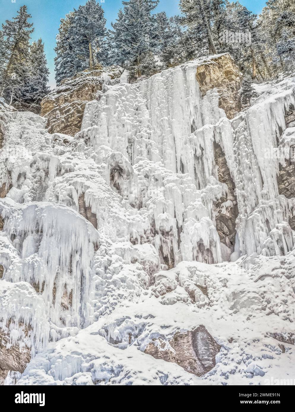La cataratta congelati cade in elk creek basin vicino a Augusta, montana Foto Stock