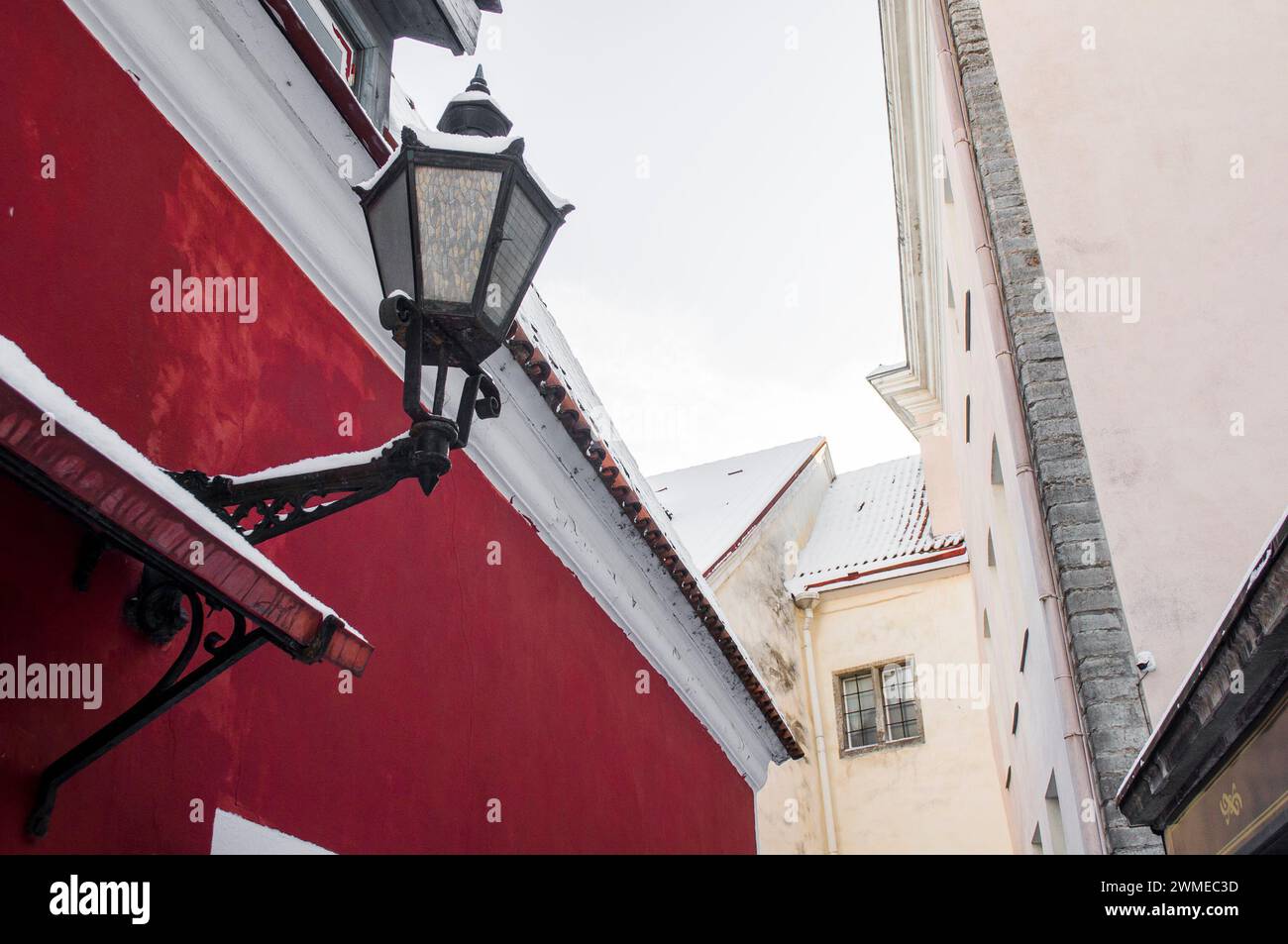 Il centro storico medievale di Tallinn in inverno Foto Stock