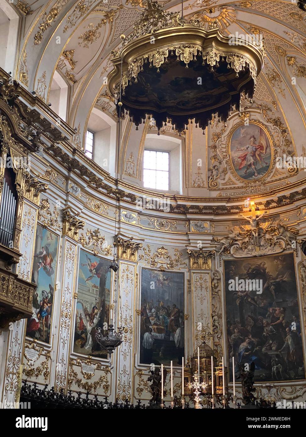 Interno della Cattedrale (Duomo) di Bergamo e Battistero Foto Stock