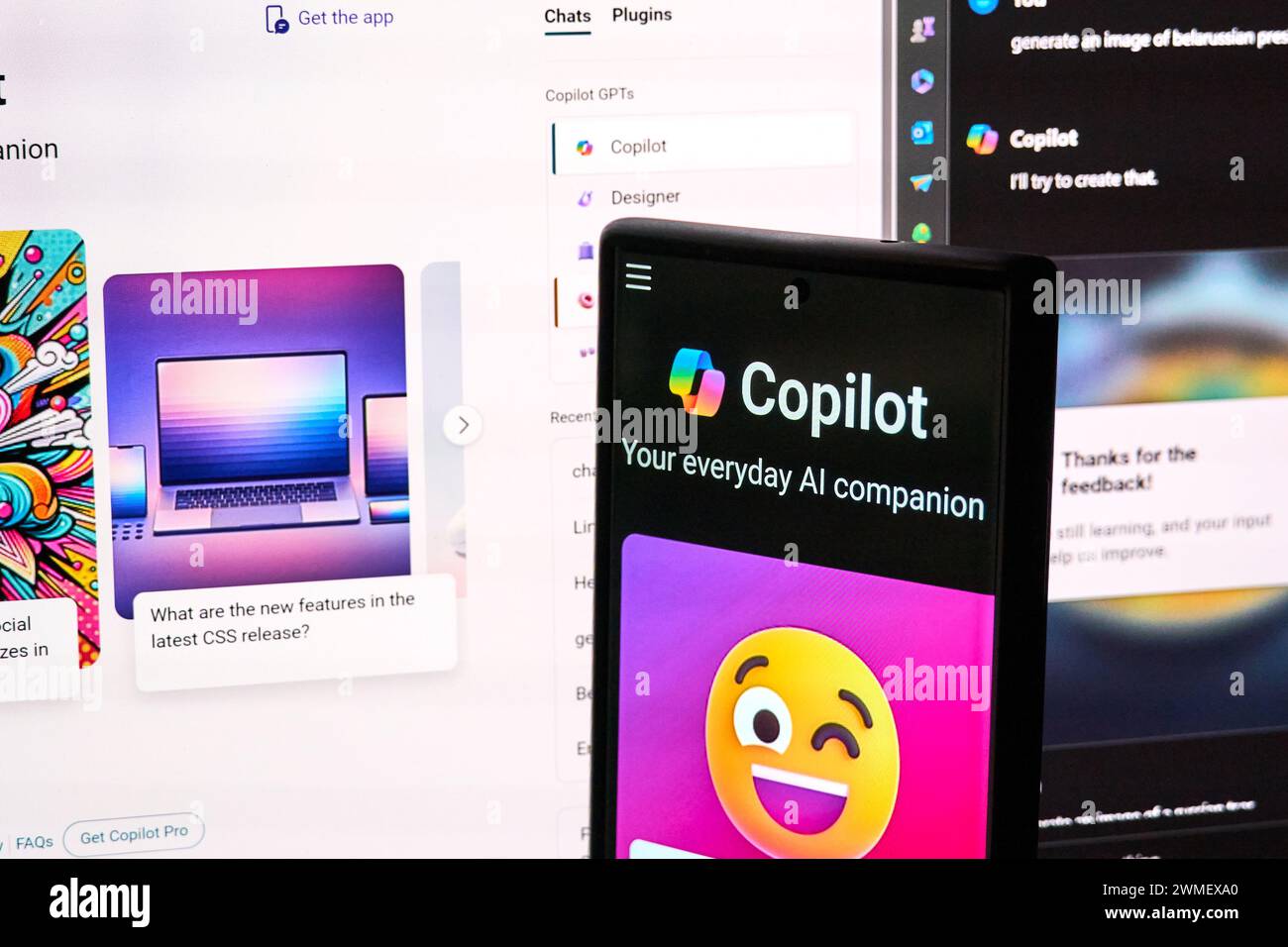 Dallas TX, USA - 24 febbraio 2024: Applicazione android Copilot e abbonamento su cellulare. Microsoft Copilot è un chatbot sviluppato da Microsoft. Foto Stock