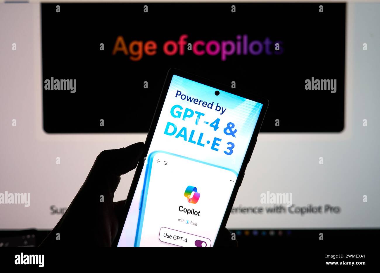 Dallas TX, USA - 24 febbraio 2024: Applicazione android Copilot su un cellulare. Microsoft Copilot è un chatbot sviluppato da Microsoft. Si basa su Foto Stock