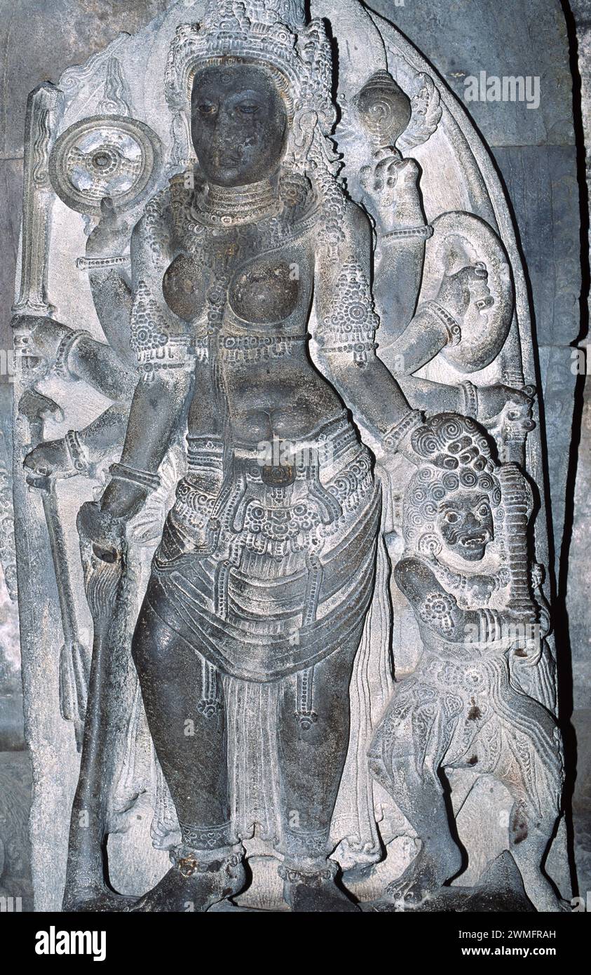 Prambanan o Rara Jonggrang, tempio indù del IX secolo (patrimonio mondiale dell'UNESCO). Immagine di Durga Mahisasuramardini nel tempio di Shiva. Yogyakarta, Java, io Foto Stock