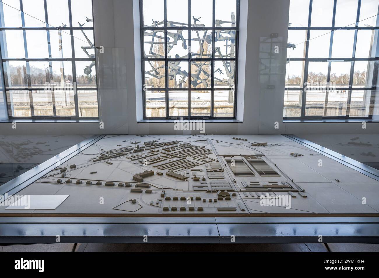 Modello dell'intero complesso di Dachau al picco di attività a Dachau, Germania, modello dell'edificio principale. Foto Stock