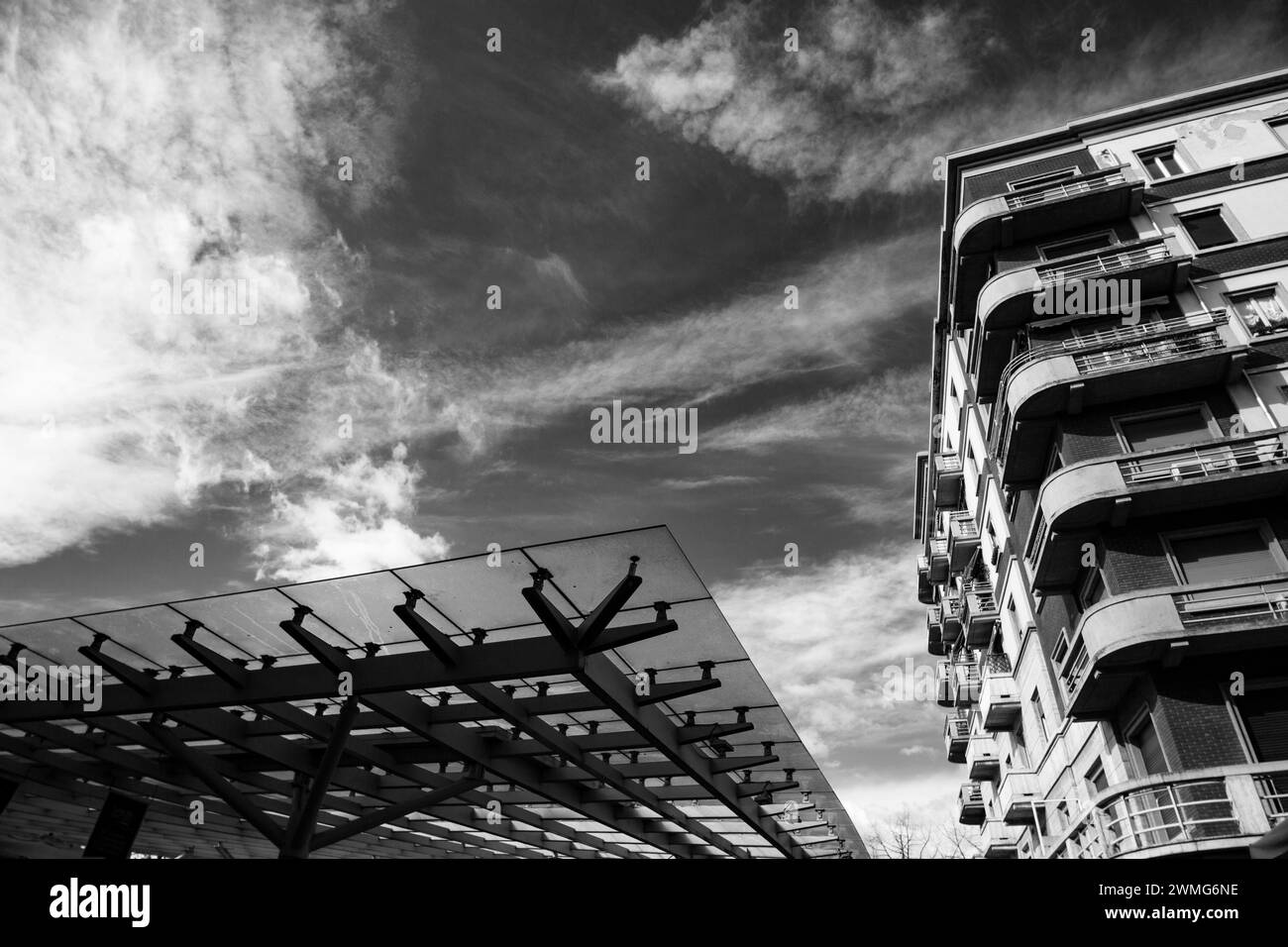 Palazzo storico sul fiume Parma foto scattata a Parma Italia Foto Stock