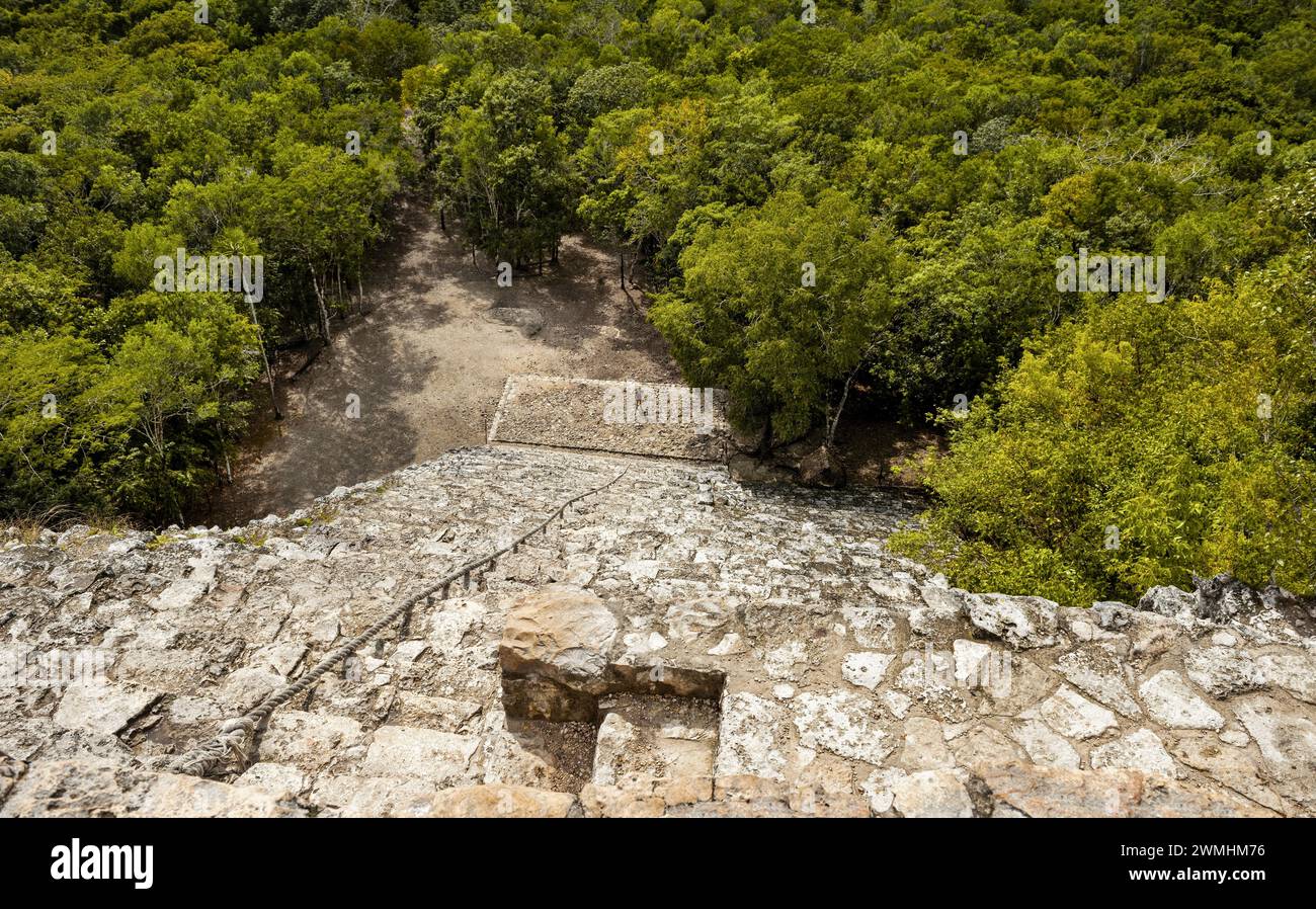 Nohoch Mul Pyramid nello stato messicano di Quintana Roo Foto Stock