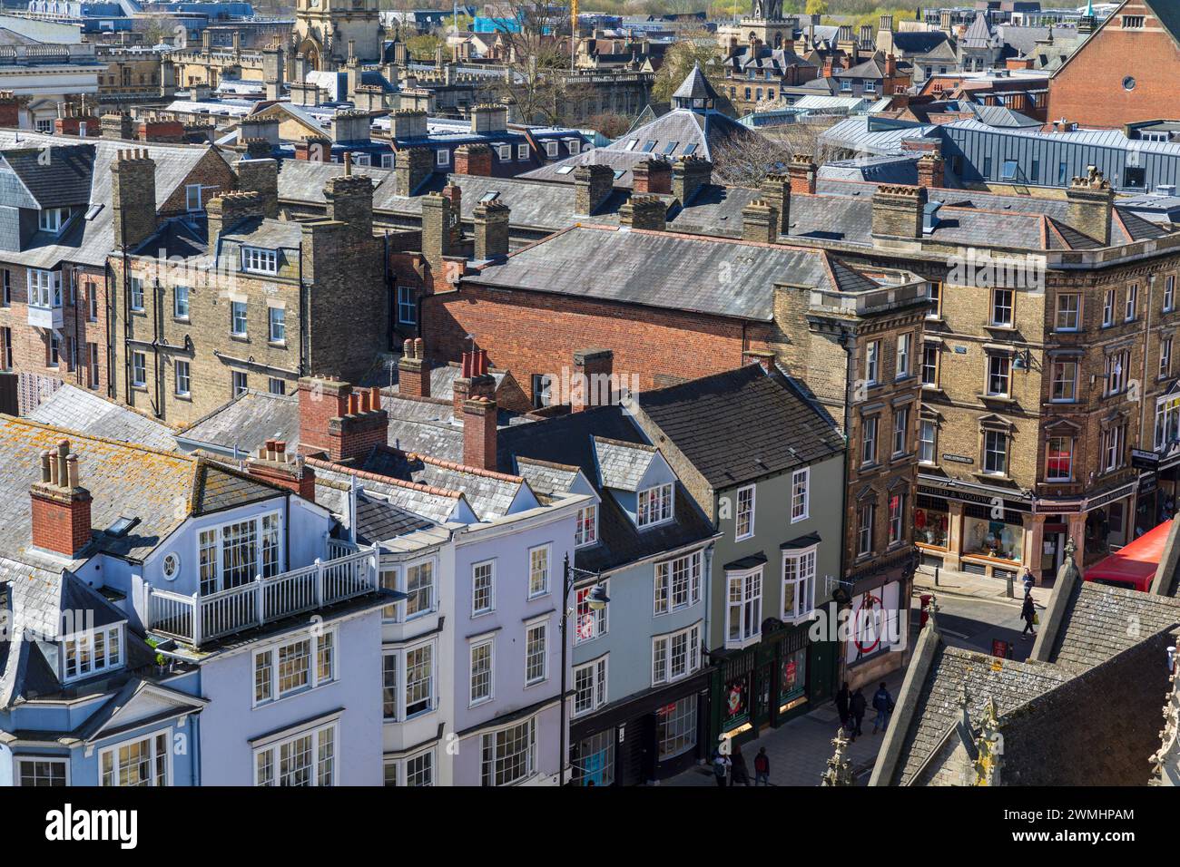 High Street Oxford, vista dalla University Church of St Mary the Virgin. Foto Stock