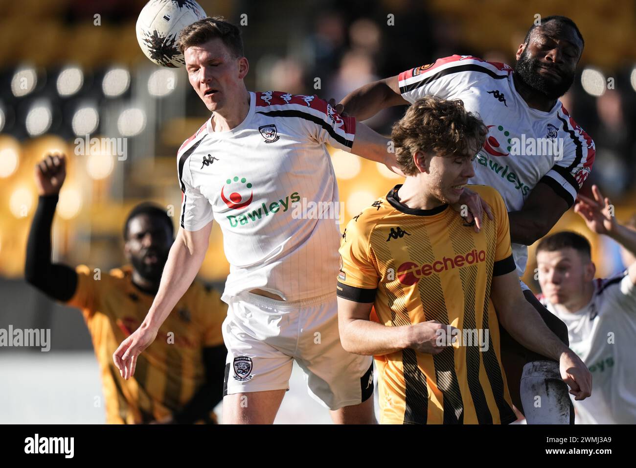 Southport V Hereford6 febbraio 2024 Vanarama National League North, BIG HELP STADIUM SOUTHPORT INGHILTERRA 24 febbraio 2024 Goalmouth action durante la partita Vanarama National League North tra Southport FC e Hereford FC (foto Alan Edwards per F2images). Solo uso editoriale. Foto Stock