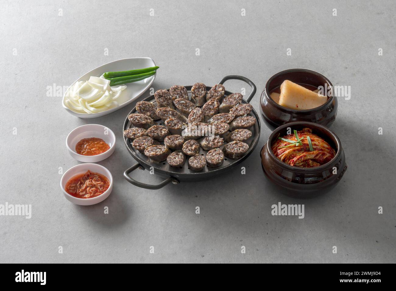Piatto della cucina coreana: Maiale bollito, Abai Sundae, Sundae, Sundae assortiti, Chal Sundae, Badger Gamtu Foto Stock