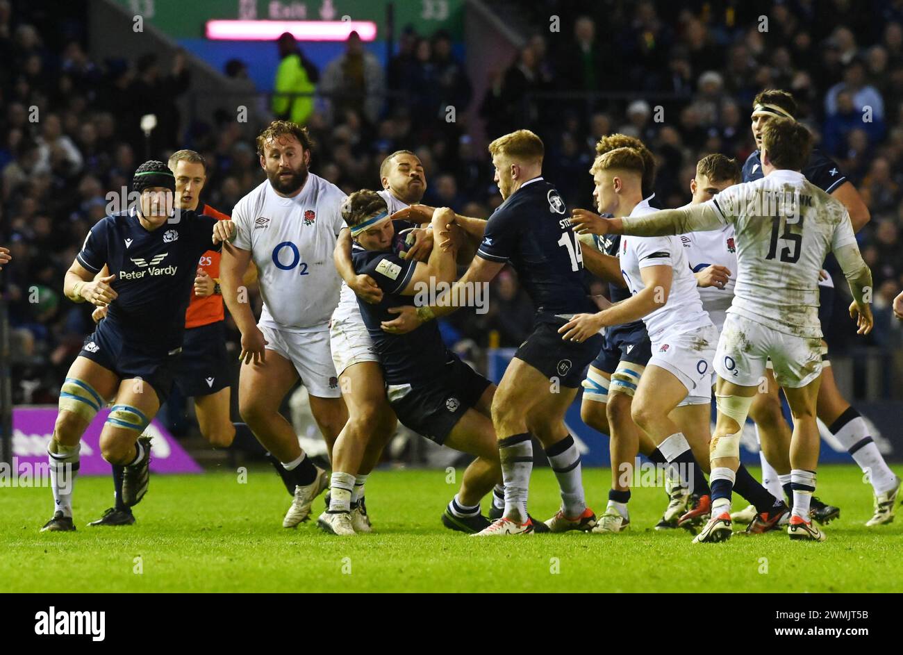 24 febbraio 2024 Scottish gas Murrayfield Stadium. Edimburgo.Scozia.Regno Unito.le sei nazioni della Guinness maschile si scontrano con la Scozia contro l'Inghilterra Ollie Lawrence di Engla Foto Stock