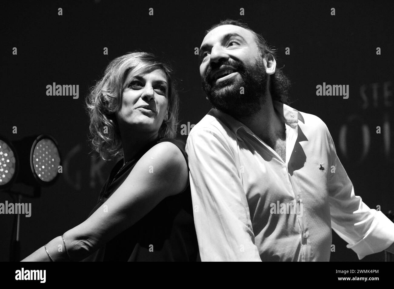 Milano Italia 22/10/2012: Irene grandi, cantante italiana, e il pianista jazz Stefano Bollani durante la presentazione del nuovo album di cover "Irene grandi & Stefano Bollani" Foto Stock