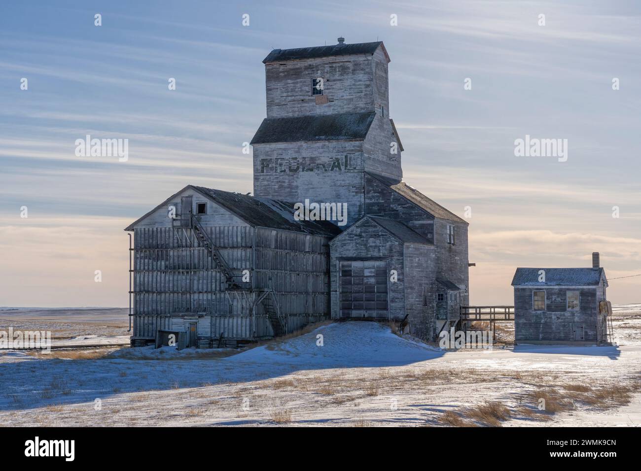 Ascensori di grano abbandonati nella città fantasma di Horizon, Saskatchewan Foto Stock