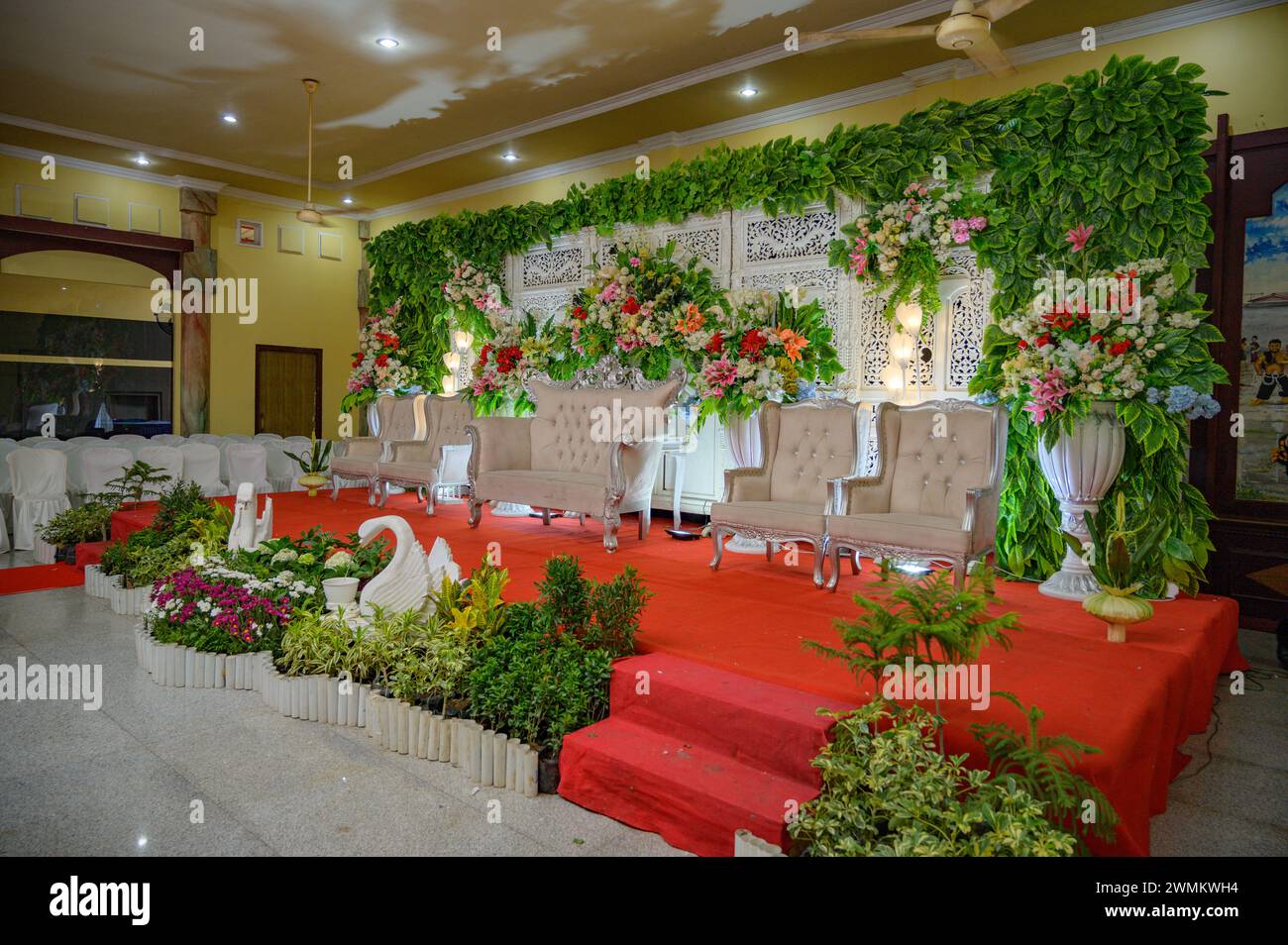 Splendida decorazione per matrimoni al coperto Foto Stock