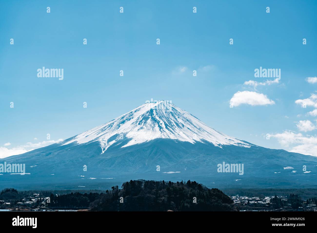 Monte Fuji con cielo azzurro Foto Stock