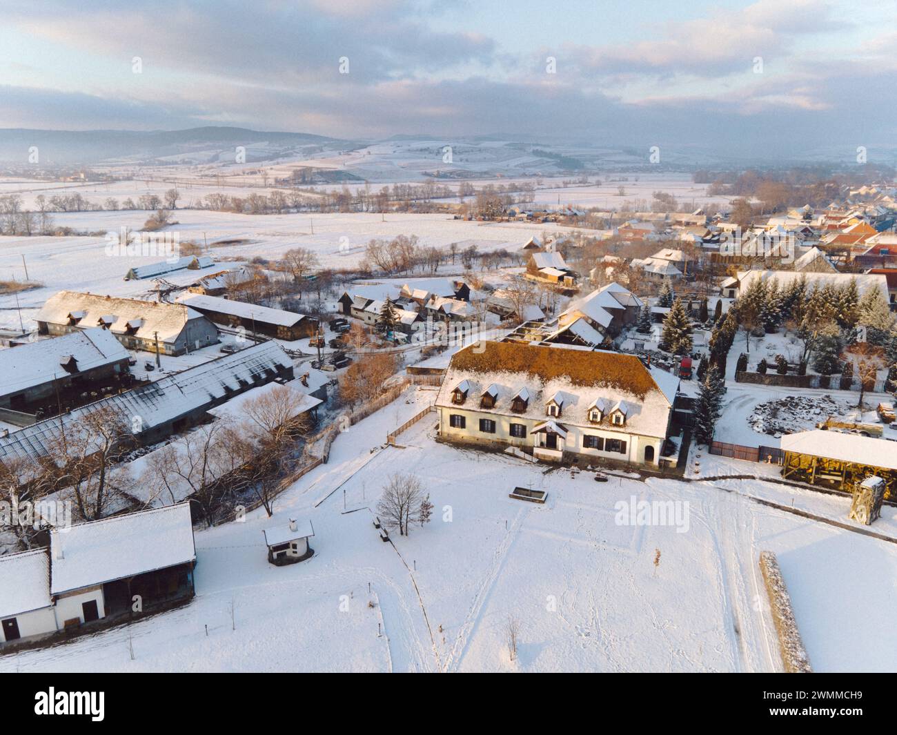 Vista aerea dell'area residenziale coperta di neve Foto Stock