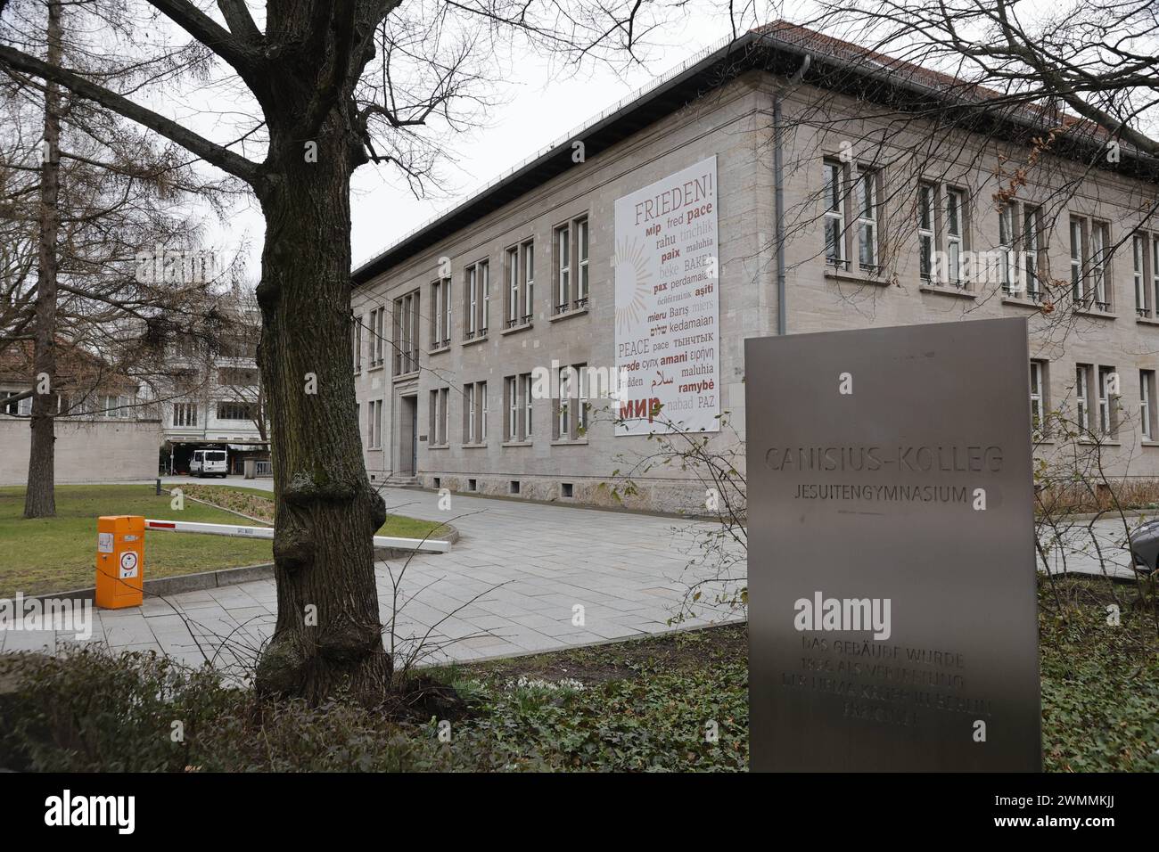 Deutschland, Berlin, Tiergarten, Canisius-Kolleg, staatlich anerkanntes Gymnasium mit altsprachlichem Bildungsgang in freier Trägerschaft des Jesuitenordens. *** Germania, Berlino, Tiergarten, Canisius Kolleg, scuola di grammatica riconosciuta dallo stato con un curriculum di lingua classica gestito in modo indipendente dall'ordine dei Gesuiti Foto Stock