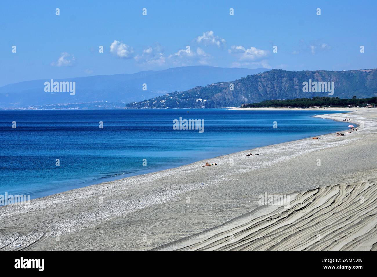 Una vista panoramica della spiaggia di Catanzaro Lido in Calabria, Italia Foto Stock