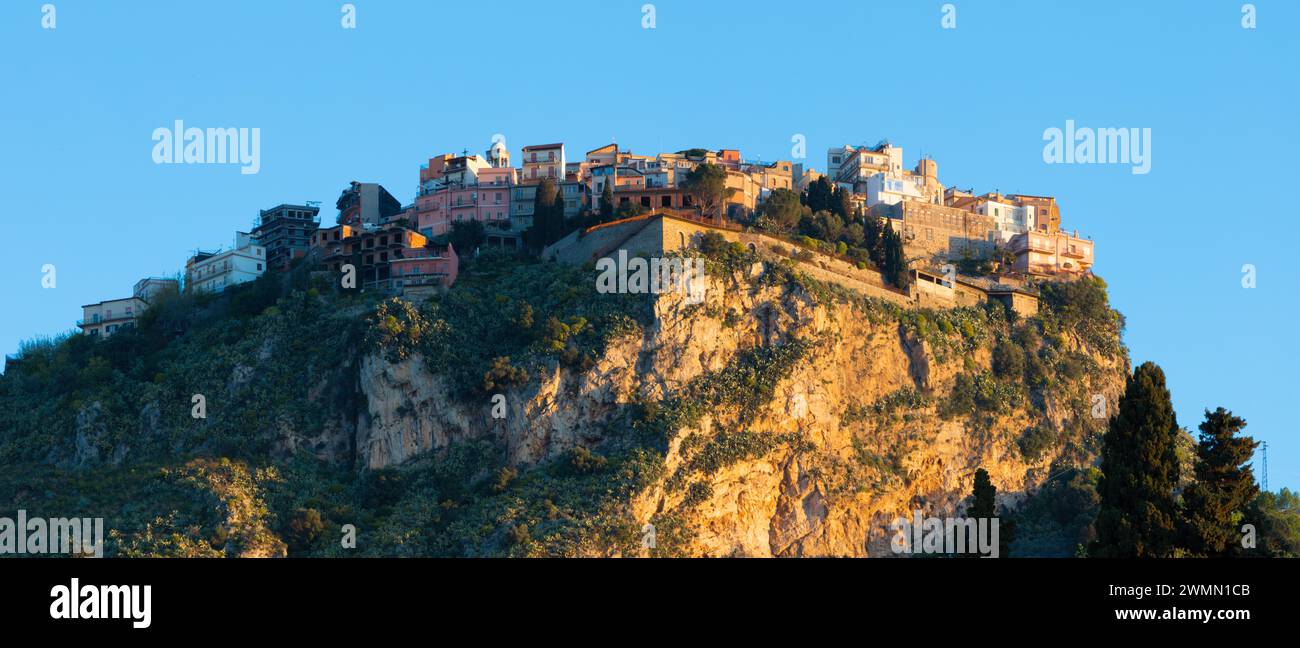 Taormina - il look al villaggio di Castelmola. Foto Stock